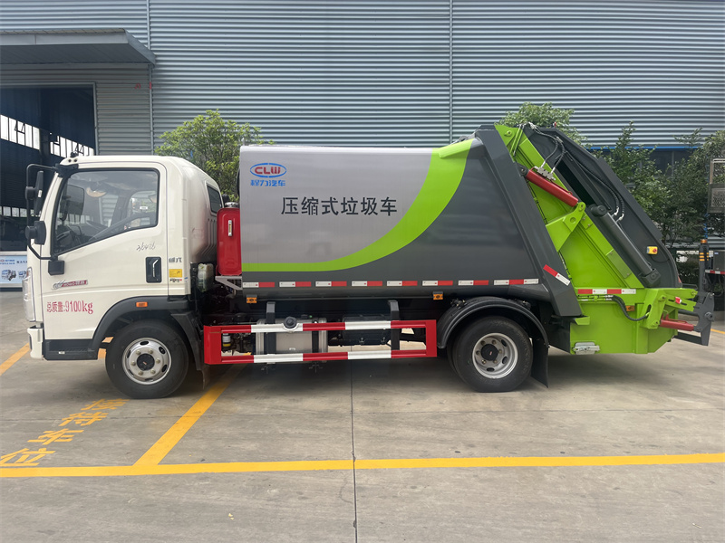 6-7.5方重汽豪沃壓縮式垃圾車(chē)
